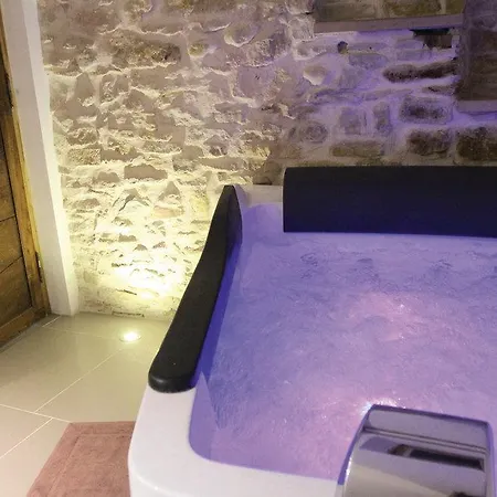 Holiday With A Fireplace 01 Panossas
