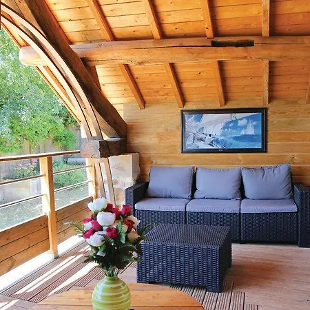 Сasa de vacaciones Holiday With A Fireplace 01
